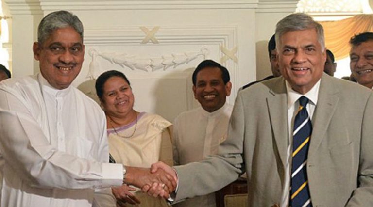 ஐ.தே.கட்சியுடன் இணைந்தார் சரத் பொன்சேகா