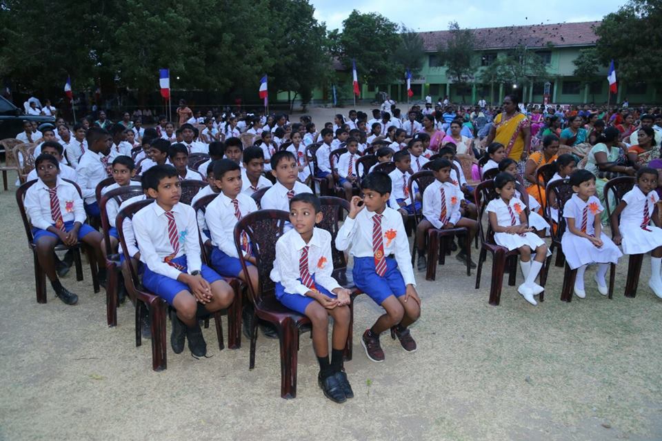 14569726_654008761431839_61041020_n