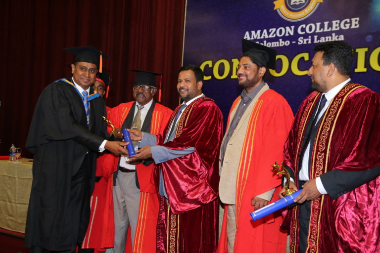 “இலங்கையின் கல்வித்துறைக்கு தனியார் உயர் கல்வி நிறுவனங்கள் பெரிதும் பங்களிக்கின்றது” அமைச்சர் ரிஷாட்!