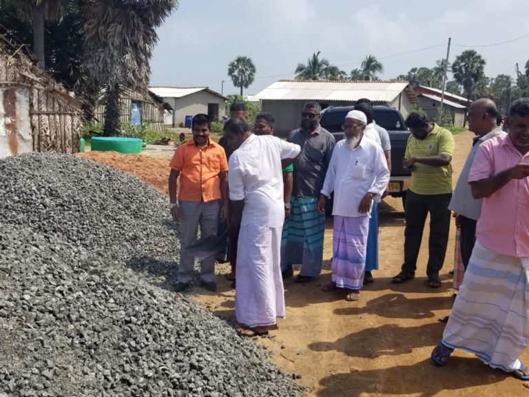 பியர் கிராமத்திற்கும் கடற்கரைக்குமான பாதை புனரமைப்புப் பணிகள் ஆரம்பம்!