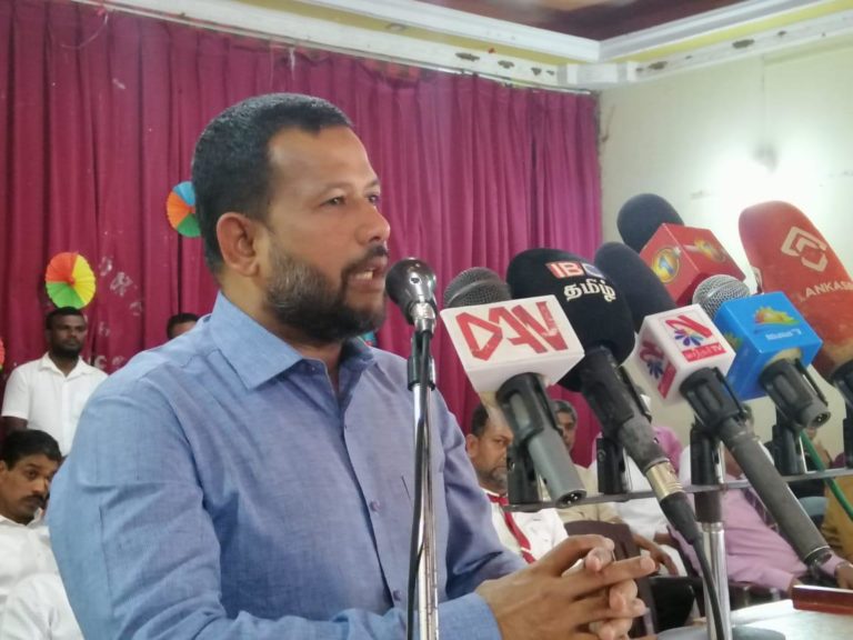 கிராமம் ,நகரம் என்ற பேதமின்றி பாடசாலை வளப்பகிர்வு இடம்பெற வேண்டும்;  வவுனியாவில் அமைச்சர் ரிஷாட் !