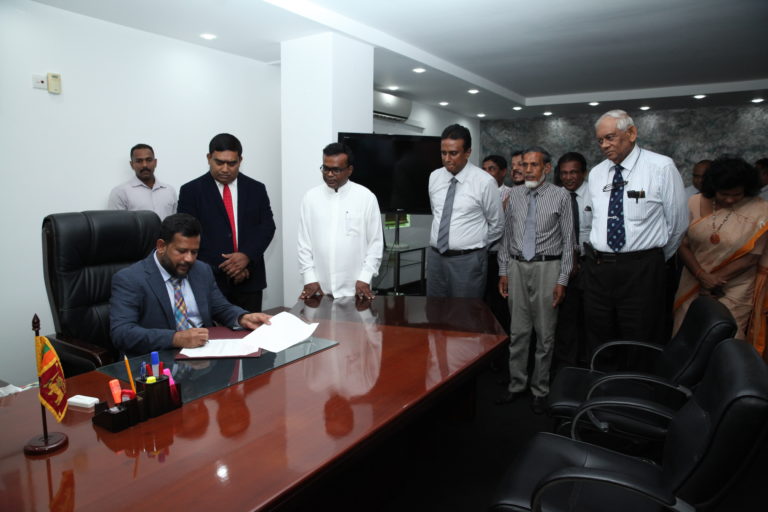 புதிய அமைச்சின் கடமைகளை பொறுப்பேற்றார் அகில இலங்கை மக்கள் காங்கிரசின் தலைவரும் அமைச்சருமான ரிஷாத் பதியுதீன்!