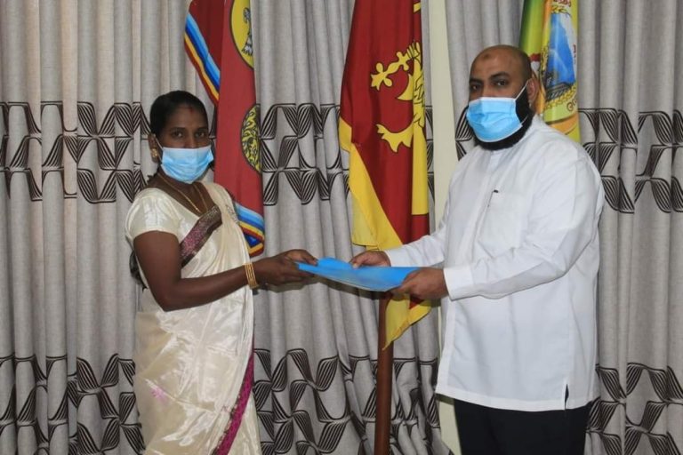 நிந்தவூர் பிரதேச சபையின் உறுப்பினராக தமிழ்ப் பெண் நியமனம்!