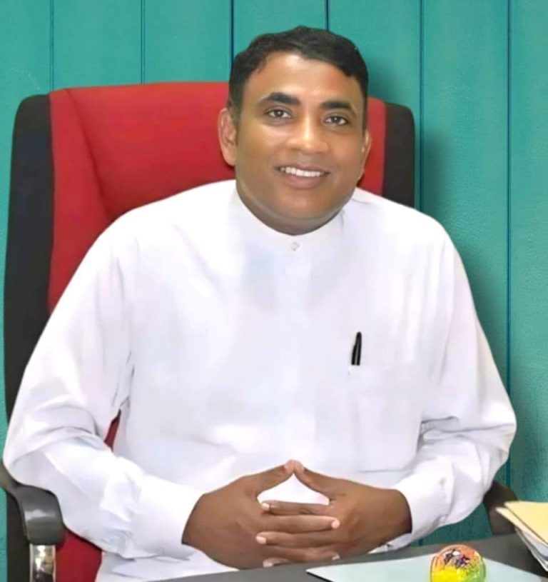 இலகுவில் பாராளுமன்றம் செல்லலாம் என்று கட்சி தாவிய ஹிஸ்புல்லாவுக்கு மக்கள் பாடம் புகட்டுவர் – வேட்பாளர் சுபைர் தெரிவிப்பு!