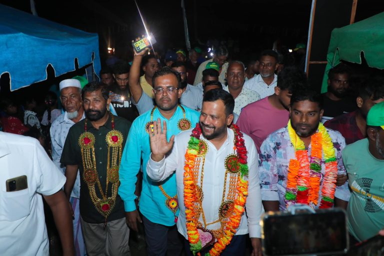 VIDEO-‘சலுகைகளுக்கு சோரம்போய் சொந்த தலைமைகளை இழந்துவிடாதீர்கள்’ – தலைவர் ரிஷாட்!